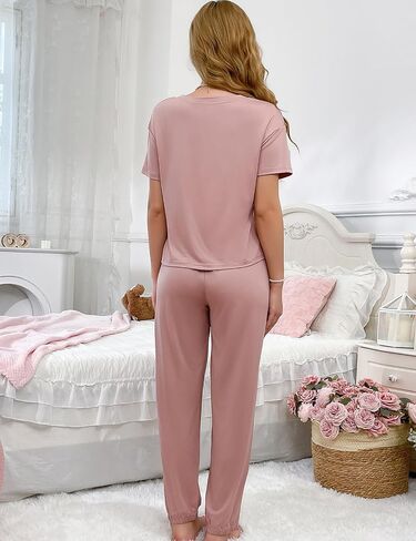 أطقم بيجامات نسائية، طقم بيجامات نسائي لطيف بأكمام قصيرة وبنطلون، ملابس مريحة للنساء in Kuwait