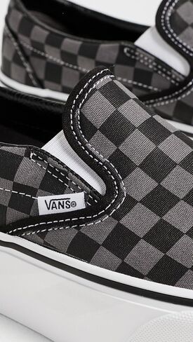 حذاء رياضي كلاسيكي سهل الارتداء للجنسين من Vans in Kuwait