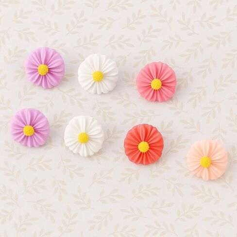 30Pcs Daisy Flower Push Pins, Cute Decorative Thumb Tacks for Bulletin Board, Cork Board, Photos Wall, and Office Decorations in Kuwait