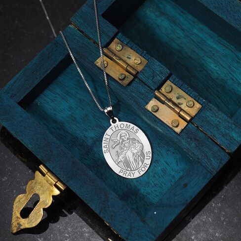 PicturesOnGold.com Saint Thomas Aquinas - Oval Religious Medal - 3/4 Inch X 1 Inch in Sterling Silver in Kuwait
