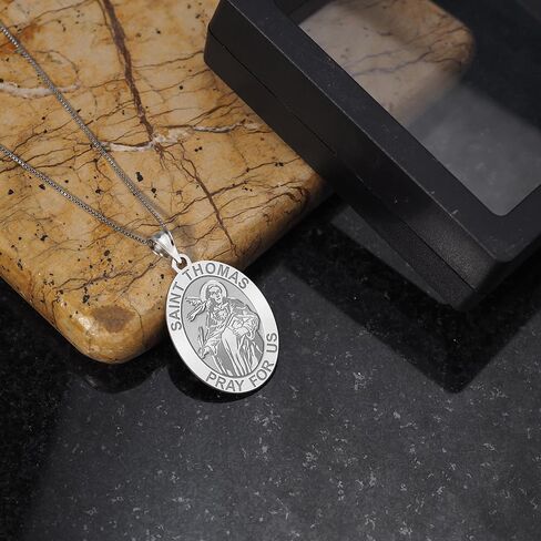 PicturesOnGold.com Saint Thomas Aquinas - Oval Religious Medal - 3/4 Inch X 1 Inch in Sterling Silver in Kuwait