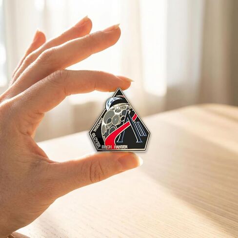 دبوس من المينا الصلبة Artemis II Mission Patch، 1.2 بوصة، قابل للتجميع في الفضاء in Kuwait