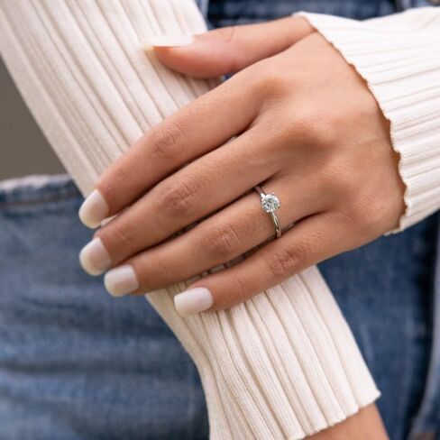 Natural Diamond Solitaire Ring in 14K White or Yellow Gold | 0.5–1.5 Carat Round Cut | F-G Color SI Clarity | Classic Engagement Ring for Women in Saudi Arabia