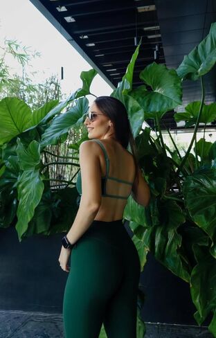 Aoxjox Women's Lexi Lined Leggings 26" & Color Block Lexi Lined Strappy Bra (Forest Green/Sage Green,Small) in Kuwait