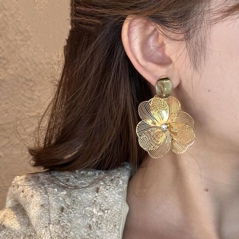 Double Layer Gold Flower Clip On Earrings for Women Hollow Ear Clips Non Pierced Zircon in Saudi Arabia