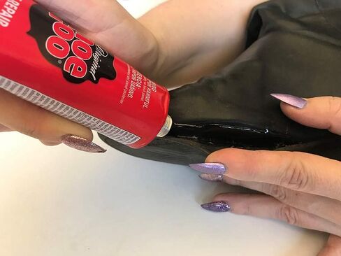 SHOE GOO 3.7OZ BLACK in Saudi Arabia