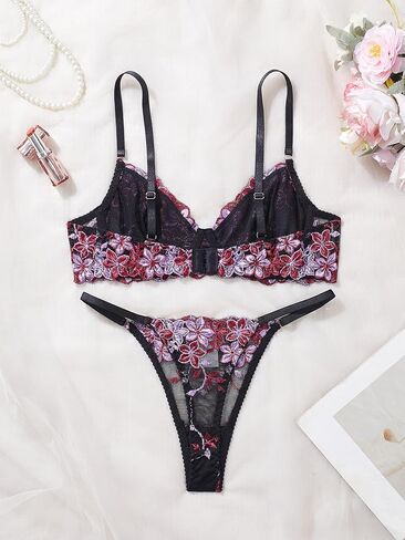 Sexy V-Neck Lingerie For Women Underwire Lingerie Set Sheer Push Up Foral Embroidery 3/4 Cup Bra And Panty Set in Saudi Arabia
