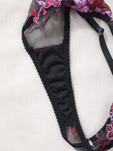 Sexy V-Neck Lingerie For Women Underwire Lingerie Set Sheer Push Up Foral Embroidery 3/4 Cup Bra And Panty Set in Saudi Arabia
