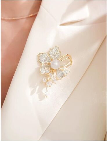 Golden Pearl Flower Brooch for Women, Crystal Floral Pin with Dangle Rhinestones, Elegant Wedding Dress Scarf Coat Brooch, Fashion Jewelry Accessory in Kuwait
