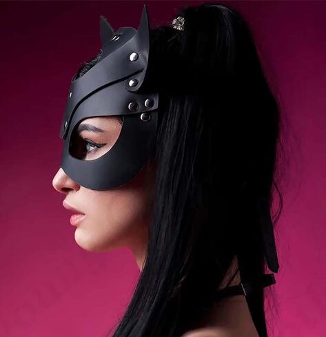 Women Faux Leather Mask with Alloy, Adjustable Fashion Face Mask for Masquerade, Gothic Punk Festival Costume Accessory(Head 20.5–26.4 in) in Saudi Arabia