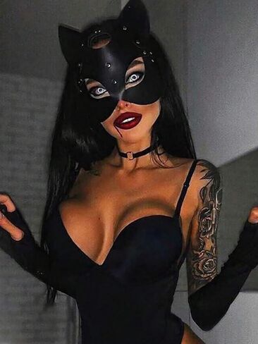 Women Faux Leather Mask with Alloy, Adjustable Fashion Face Mask for Masquerade, Gothic Punk Festival Costume Accessory(Head 20.5–26.4 in) in Saudi Arabia