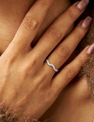 Lab Grown Diamond Curved Stackable Engagement Ring for Women Anniversary Wedding Promise Ring D-F Color VS1-VS2 Clarity in Kuwait