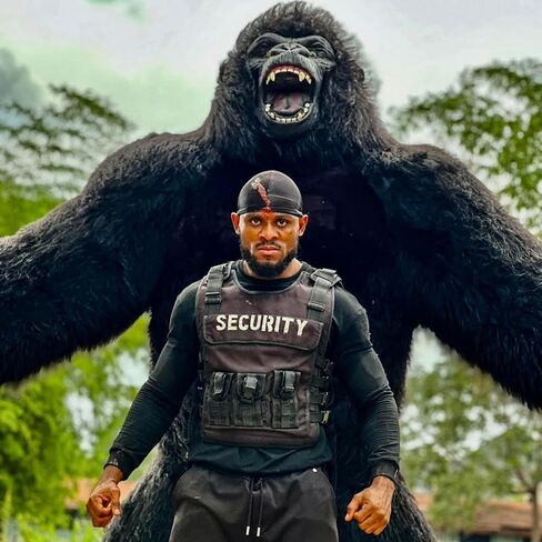 8.5ft Giant Inflatable Gorilla Costume for Adults Funny Blow Up Ape Mascot Suit Halloween Cosplay Fancy Outfit in Saudi Arabia