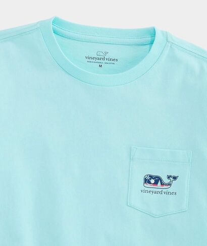 تي شيرت للأولاد من Vineyard Vines للأولاد على شكل قارب شجرة النخيل ذات المناظر الطبيعية الخلابة بأكمام قصيرة وجيب in Kuwait