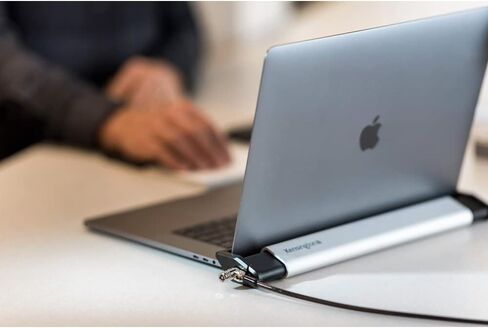 محطة قفل الكمبيوتر المحمول Kensington MacBook وSurface (لا يتضمن كابل قفل) (K64451WW)، أبيض in Saudi Arabia