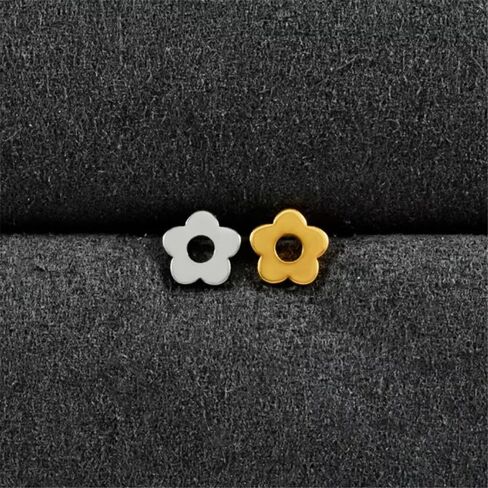 16G Cute Small Flower Cartilage Flat Back Earrings Studs Threadless F136 Titanium Conch Helix Tragus Lip Medusa Piercing Jewelry for Women in Kuwait