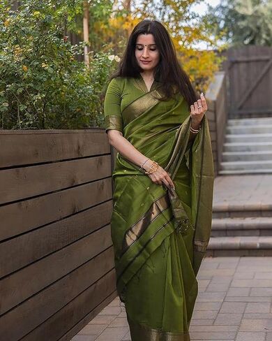 Women's Banarasi Tussar Soft Silk Saree With Unstitched Blouse Piece in Kuwait