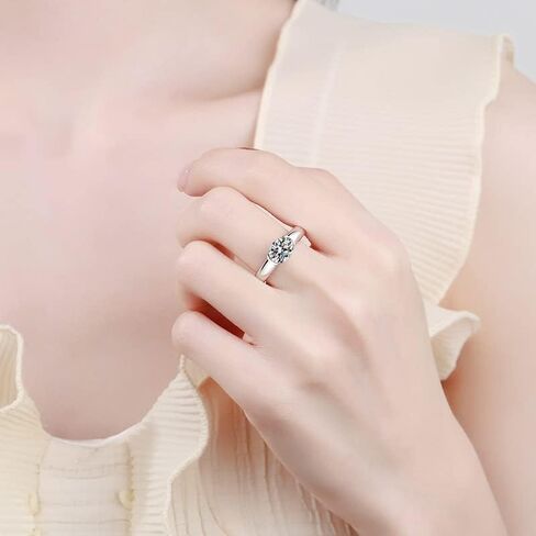 Striking 14K Gold Diamond Statement Ring for Women, Bold 1.5 Carat VVS1 D-Color Oval Cut Design, Showcasing Modern and Captivating Elegance in Kuwait