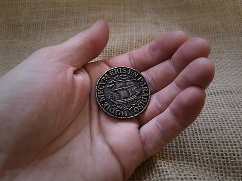 Baldur Jewelry - Uncharted Metal Pirate Coins Skull Token Pendant Charm Amulet - Nathan Drake Merch Coin Jewels Merchandise Cosplay - Pirate Treasure Coins - Coin Necklace -Pirate Jewelry Accessories in Kuwait