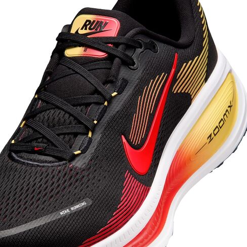 حذاء الجري Nike Vomero 18 للرجال (أسود/قرمزي فاتح/ذهبي توباز/قرمزي ساطع) in Kuwait