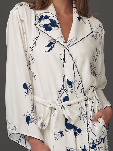 Julianna Rae Women's Midnight Stroll Robe, 100% Silk, Petite, Midnight Floral, XSP in Kuwait