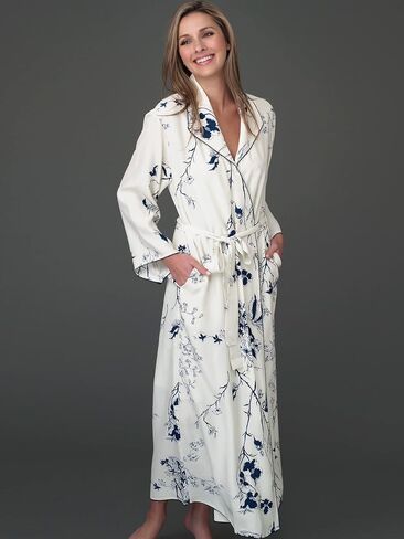 Julianna Rae Women's Midnight Stroll Robe, 100% Silk, Petite, Midnight Floral, XSP in Kuwait