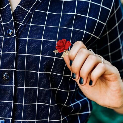 A set of two crystal red rose brooches, featuring elegant enamel floral brooches set with synthetic crystals. This stylish accessory perfectly complements parties, balls, weddings, Valentine's Day gifts, and other occasions, making it an ideal gift for wo in Saudi Arabia