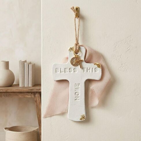 Bless This Home، هدية ديكور منزلي ديني، صليب طين معلق، ديكور جداري روحي، تميمة ريفية بيضاء غير لامعة مع لمسات ذهبية وشريط، هدية الترحيب بالمنزل الجديد أو المعمودية، مصنوعة يدويًا في كوستاريكا in Kuwait