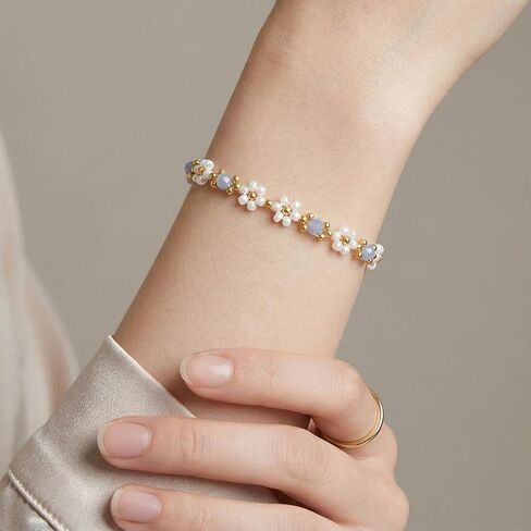 Dainty Seed Bead Flower Bracelet for Women, Blue Glass Beads with Gold Accents, Minimalist Floral Beaded Jewelry in Saudi Arabia