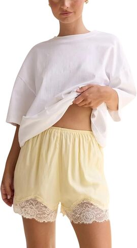 شورت نسائي مزخرف بالدانتيل، شورت نوم ناعم وخفيف الوزن مع خصر مرن، جزء سفلي منزلي غير رسمي in Kuwait