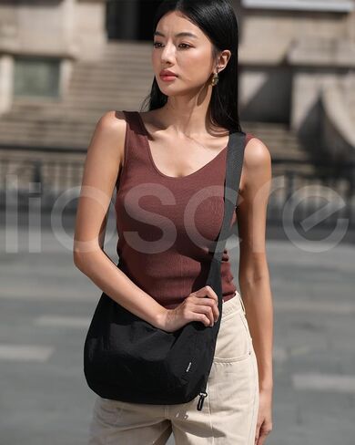 Iioscre Medium Nylon Crossbody Crescent Bag for Women Men, 2 Zippers Crossbody Hobo Bag with Adjustable Strap & Inner Pockets in Saudi Arabia
