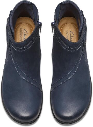 أحذية طويلة كاجوال للسيدات من Clarks طراز Carleigh in Kuwait