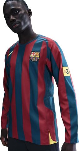 Nike FC Barcelona Re-Issue 2005/06 رونالدينيو 10 هوم جيرسي in Kuwait
