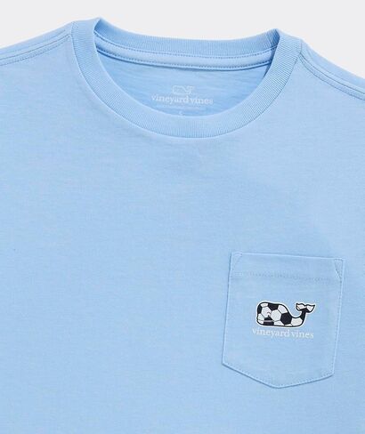 تي شيرت للأولاد من Vineyard Vines للأولاد لكرة القدم بأكمام قصيرة وجيب in Kuwait