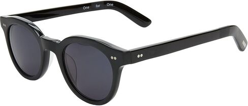 نظارات Toms Fin الشمسية - أسود غير لامع/أسود غير لامع ورمادي داكن للنساء، مقاس واحد in Kuwait