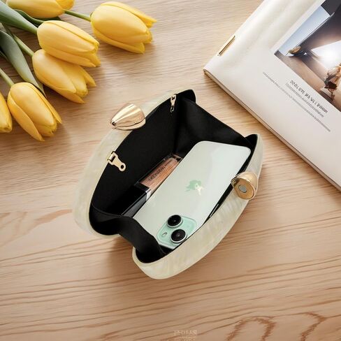 Pearl Clutch Purse Acrylic Shell Clutch Bag Bridal Purse for Women Wedding Party in Saudi Arabia