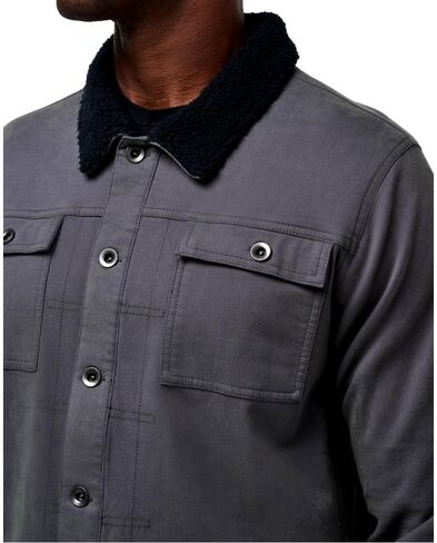 سترة TravisMathew للرجال من قماش Cloud Denim Sherpa، رمادي مقلم in Kuwait