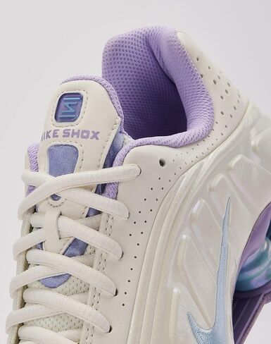 Nike Shox R4 Grade-School (Cream) Size 6 in Kuwait