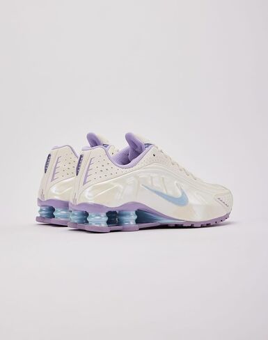 Nike Shox R4 Grade-School (Cream) Size 6 in Kuwait
