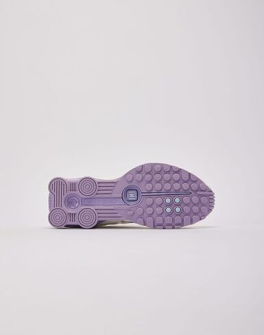 Nike Shox R4 Grade-School (Cream) Size 6 in Kuwait