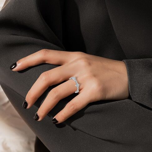 Moissanite Lucky Band Ring for Women Four Leaf Clover Ring Promise Engagement Wedding Bands D Color VVS1 Moissanite Statement Rings Lucky Gifts Jewelry in Kuwait