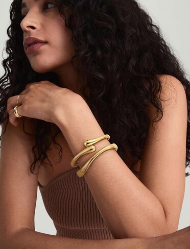 8YEARS Chunky Gold Bangle Bracelets for Women, 14k Gold Plated Cuff Bangles, Stack Bracelet Set Wide Trendy Fashion Jewelry Gifts in Saudi Arabia