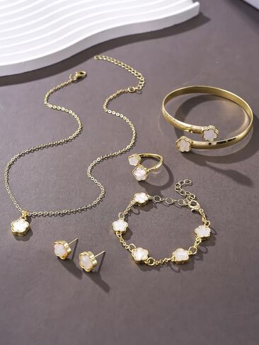 Sparkling Lucky Clover Jewelry Set for Women, Acrylic Bracelet, Earrings and Necklace Set, Four-Leaf Clover Design, Fashionable Elegant Gift for Her, Trendy Women’s Accessories in Kuwait