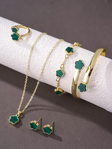 Sparkling Lucky Clover Jewelry Set for Women, Acrylic Bracelet, Earrings and Necklace Set, Four-Leaf Clover Design, Fashionable Elegant Gift for Her, Trendy Women’s Accessories in Kuwait