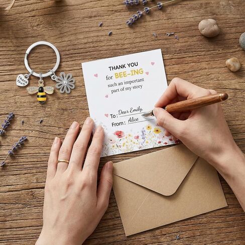 Bee Keychain Gifts for Women, Cute Key Chain with Thank You Card and Envelope, Teacher Appreciation End of Year Graduation Gifts Keyring for Mentor in Kuwait