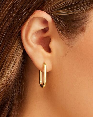 gorjana - Zoey Hoops 15/16" - 18k Gold Plated - Everyday Wear - Elevate Any Look with Contemporary Design - Secure Hinge Closure - Versatile Wear in Kuwait