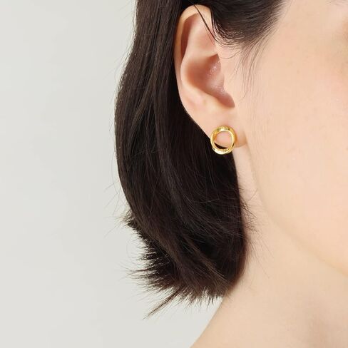 CHOW SANG SANG Essence 999 24K Gold Mobius Strips, Endless love Hoop Stud Earrings for Women 93863E in Kuwait