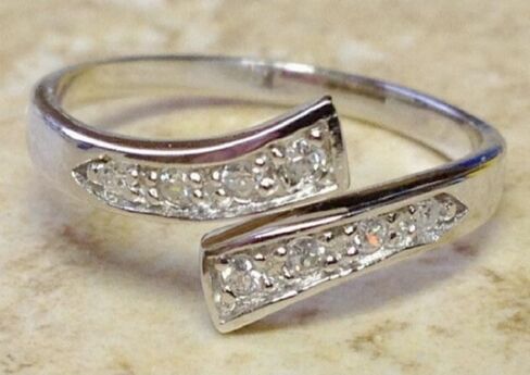 Fashion 925 Sterling Silver Cubic Zirconia Ring for Women, Opening Adjustable Design Simulated Diamond Stackable Ring Engagement Dainty Eternity Band Rings Gift for Couple in Kuwait