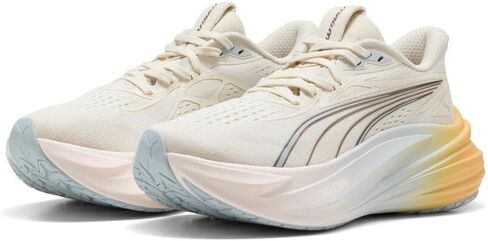 حذاء الجري Magmax Nitro 2 للنساء من PUMA، أبيض دافئ، مقاس 9 B متوسط ​​أمريكي in Kuwait