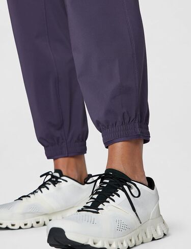 حذاء Wander Jogger 2.0 للنساء من ذا نورث فيس | بنطال ماص للرطوبة، لمسة نهائية طاردة للماء، رباط داخلي in Kuwait